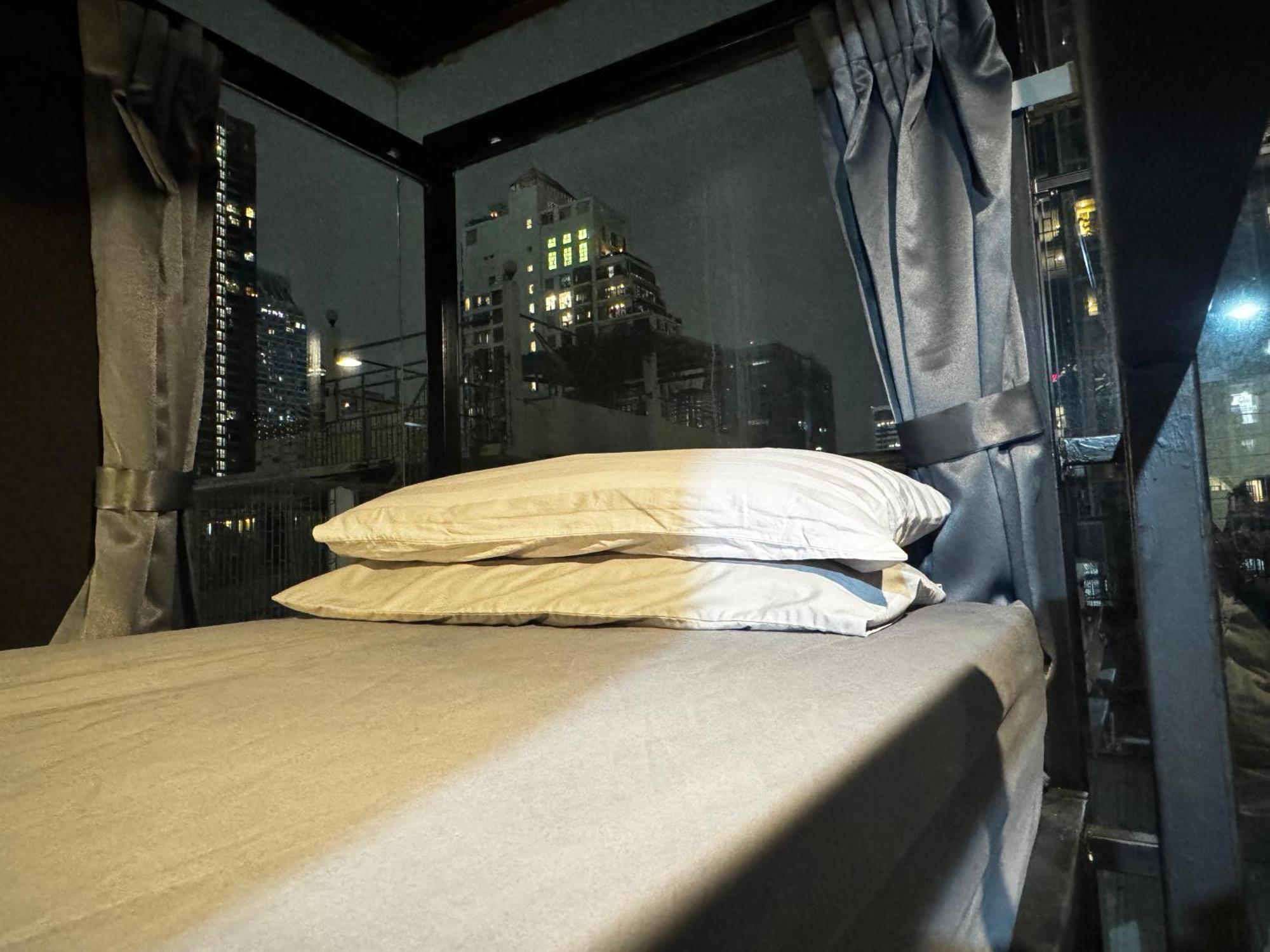 Stay At Pan Hostel Bangkok Exterior foto